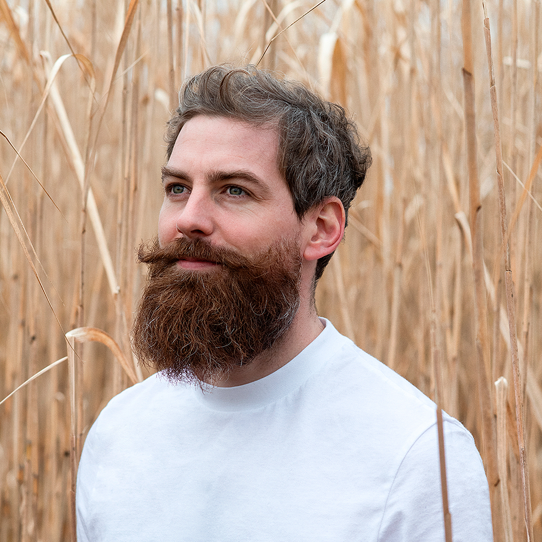 Portrait de Nicolas Koenig, directeur de création et designer, fondateur de l'Atelier Vulnérable à Paris